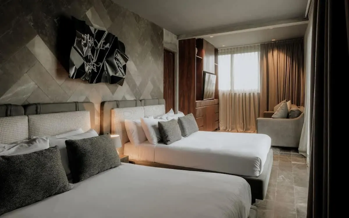 Barneys Ny Black Penthouse With Pool Tulum Mexiko